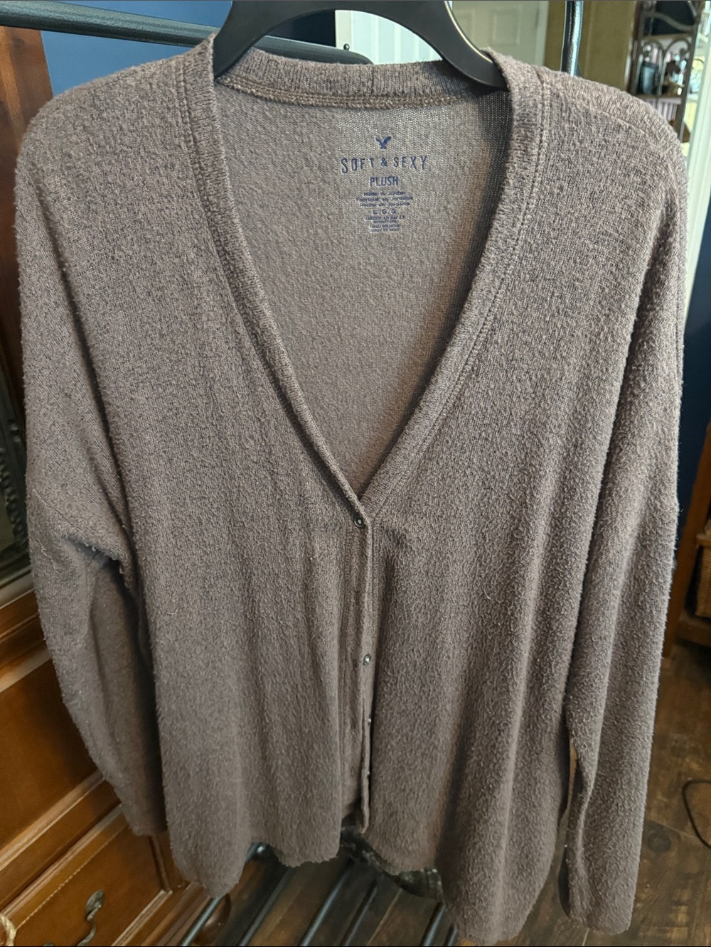 American Eagle Outfitters Plush Brown V-Neck Women's Cardigan 108